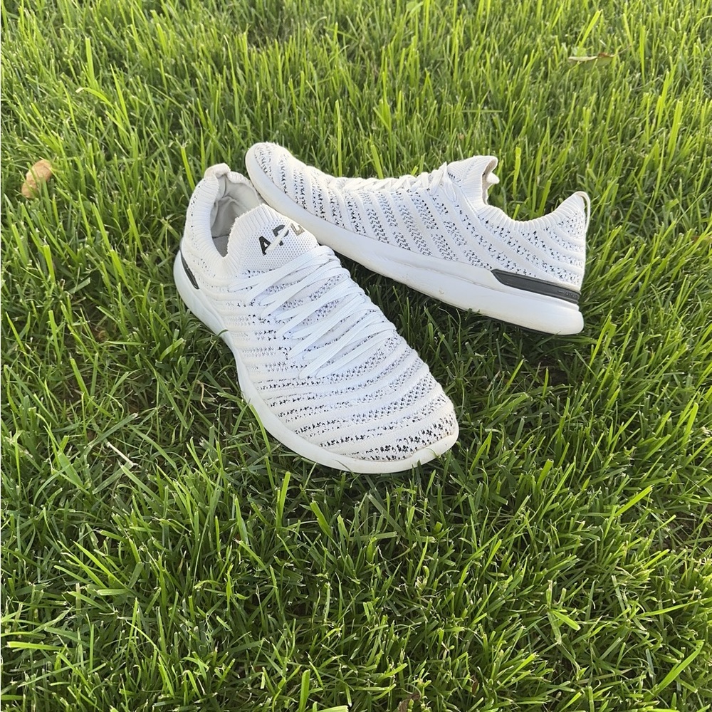 Athletic Propulsion Labs (APL) Women's TechLoom Wave shoes. White & Black